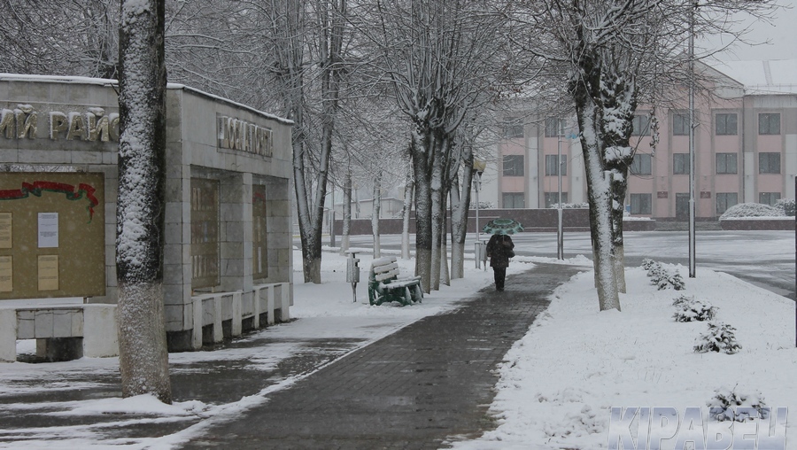 Кировск могилевская область. Город Кировск площадь зимой. Кировск Могилёвская область камеры онлайн.